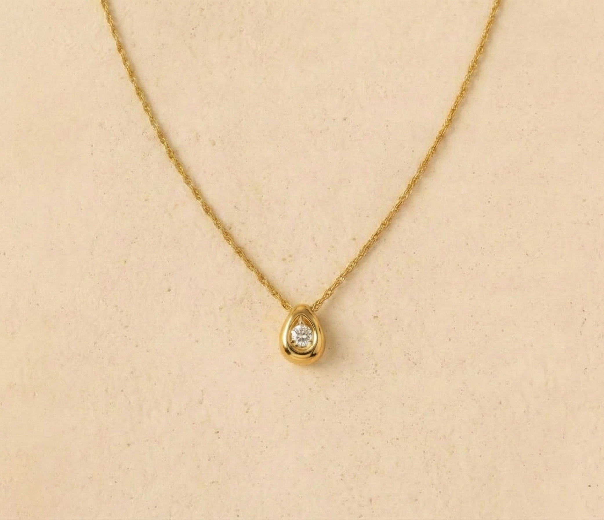 CORE NECKLACE